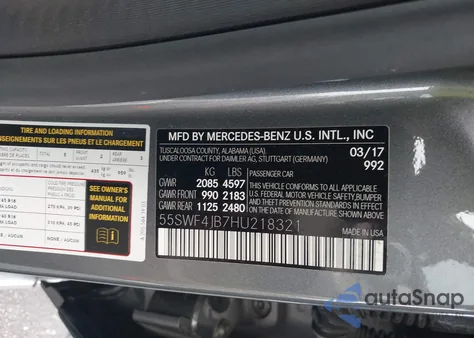 2017 Mercedes-Benz C 300 z USA, uszkodzony, nr VIN 55SWF4JB7HU218321